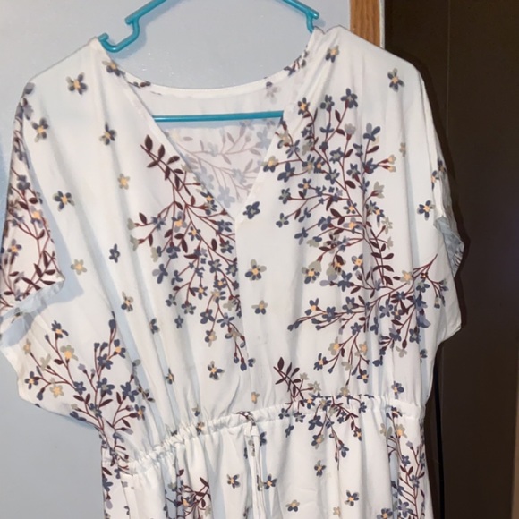 Dress - Picture 1 of 3